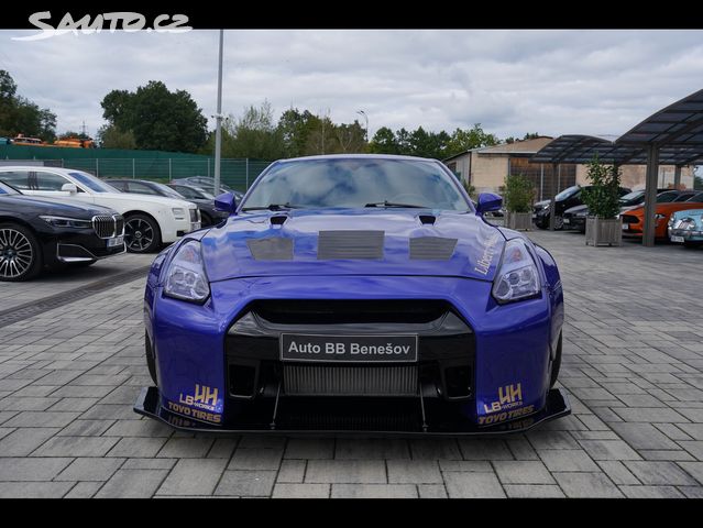 Nissan GT-R